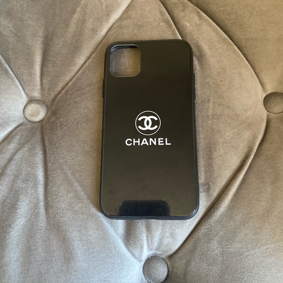 iPhone 11 case - Picture 1 of 1
